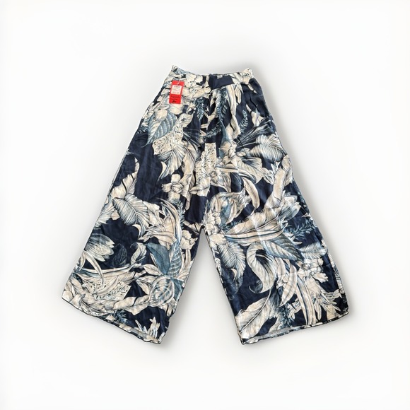 white birch Pants - NWT Maaji Calla Lily Zuri Wide Leg Pants Blue White Floral Size L - $132